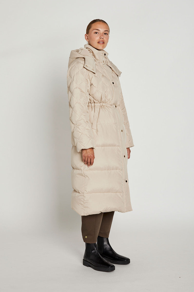 PBO Dina dunjakke OUTERWEAR, HEAVY 118 Light sand