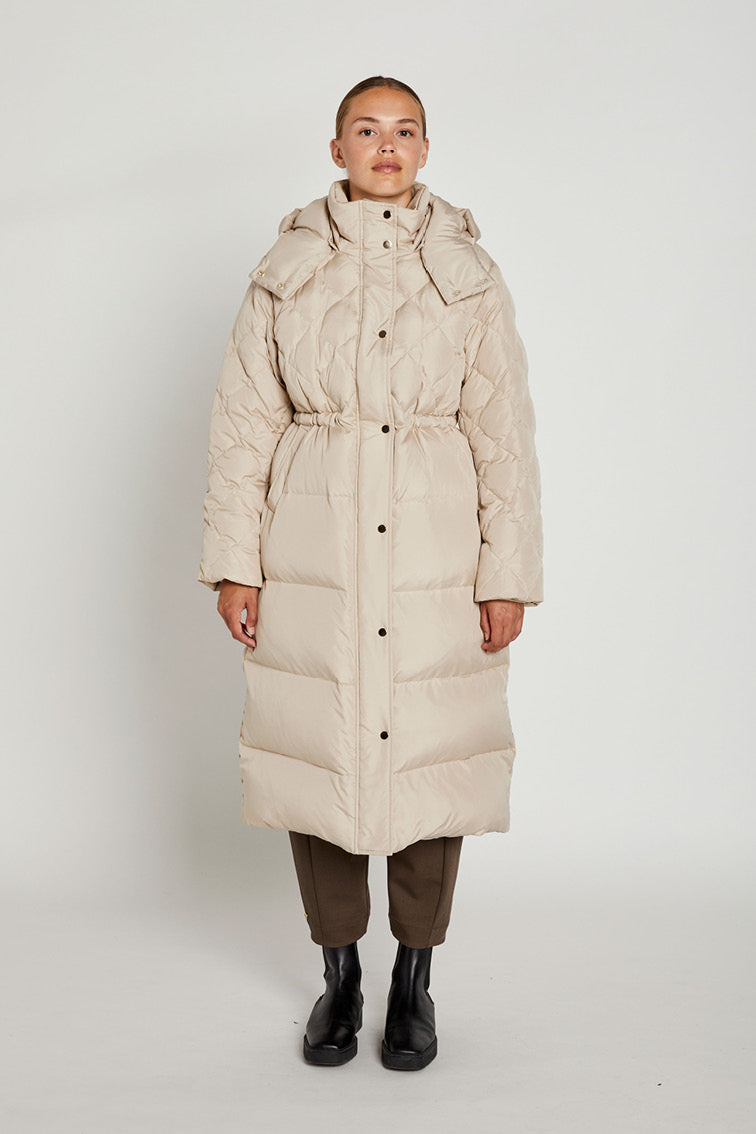 PBO Dina dunjakke OUTERWEAR, HEAVY 118 Light sand