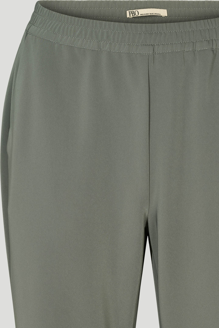 PBO PBOComfortAmalie bukser TROUSERS 539 Castor green