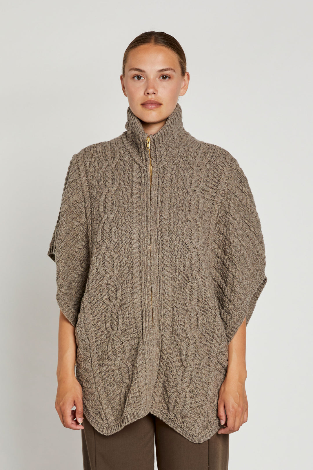 PBO Talina strik cape KNITWEAR, HEAVY 143 Dark-sand